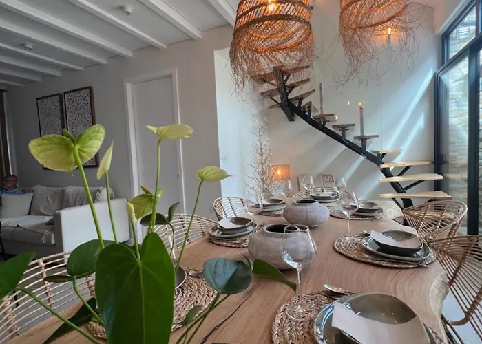 Villa Casinha Yellow - By The Sea *